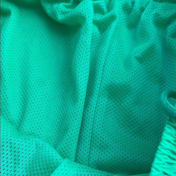 Under Armour Green Swim Shorts Men's size XL - Picture 5 of 7